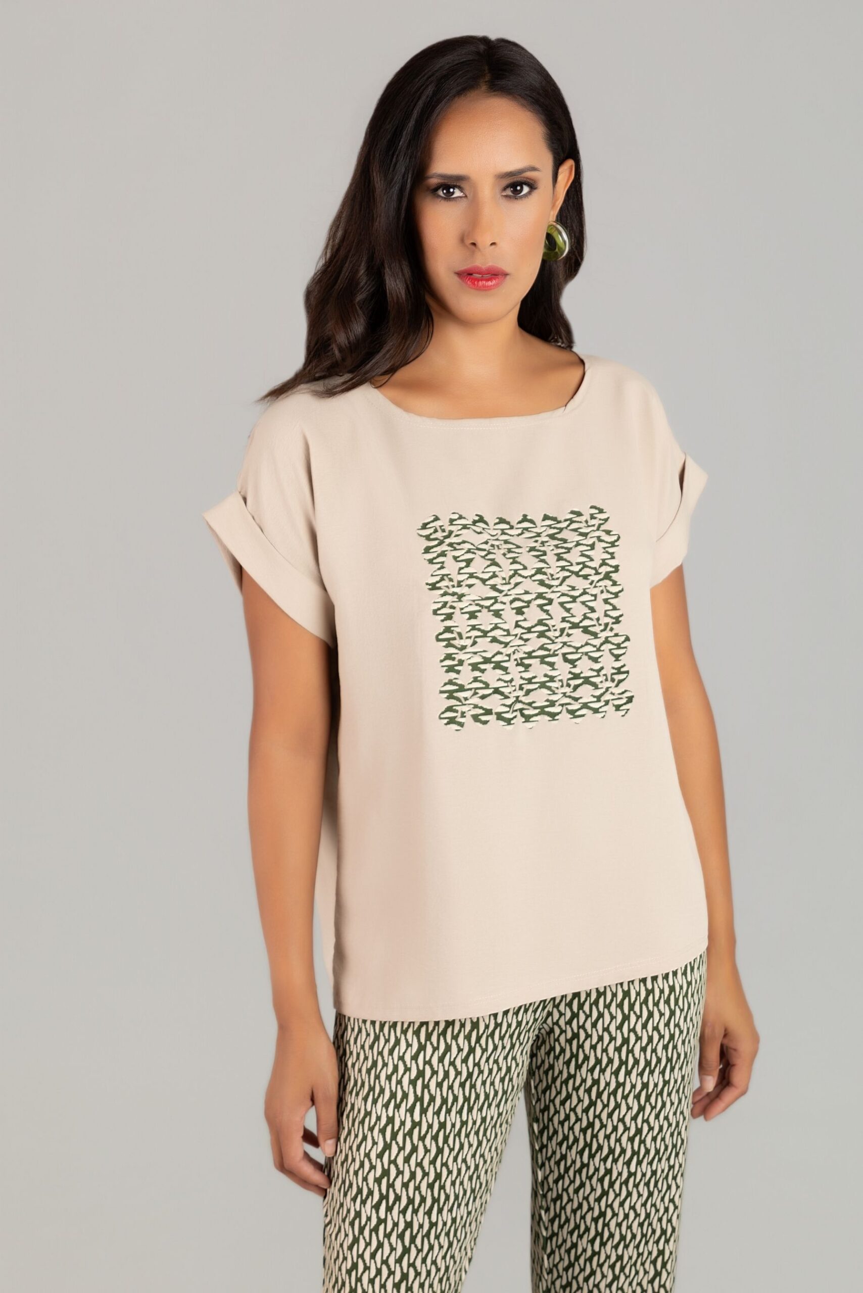 BLUSA HOJAS TROQUELADAS