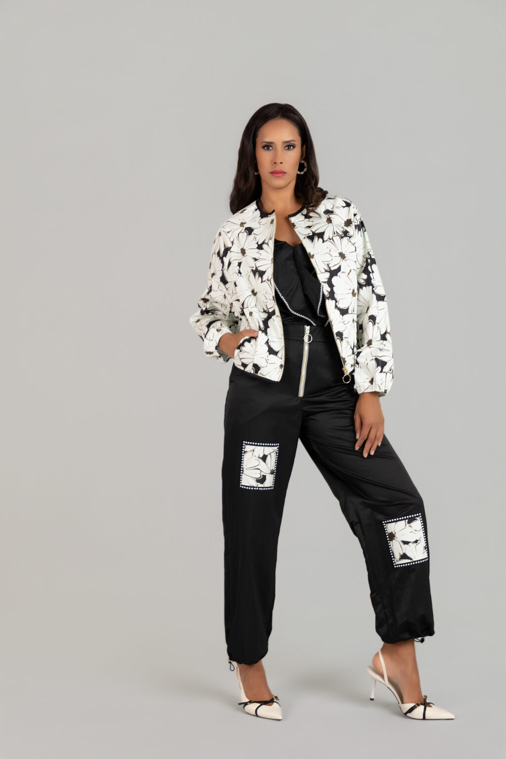 BOMBER TEJIDO ESTAMPADO MARGARITAS