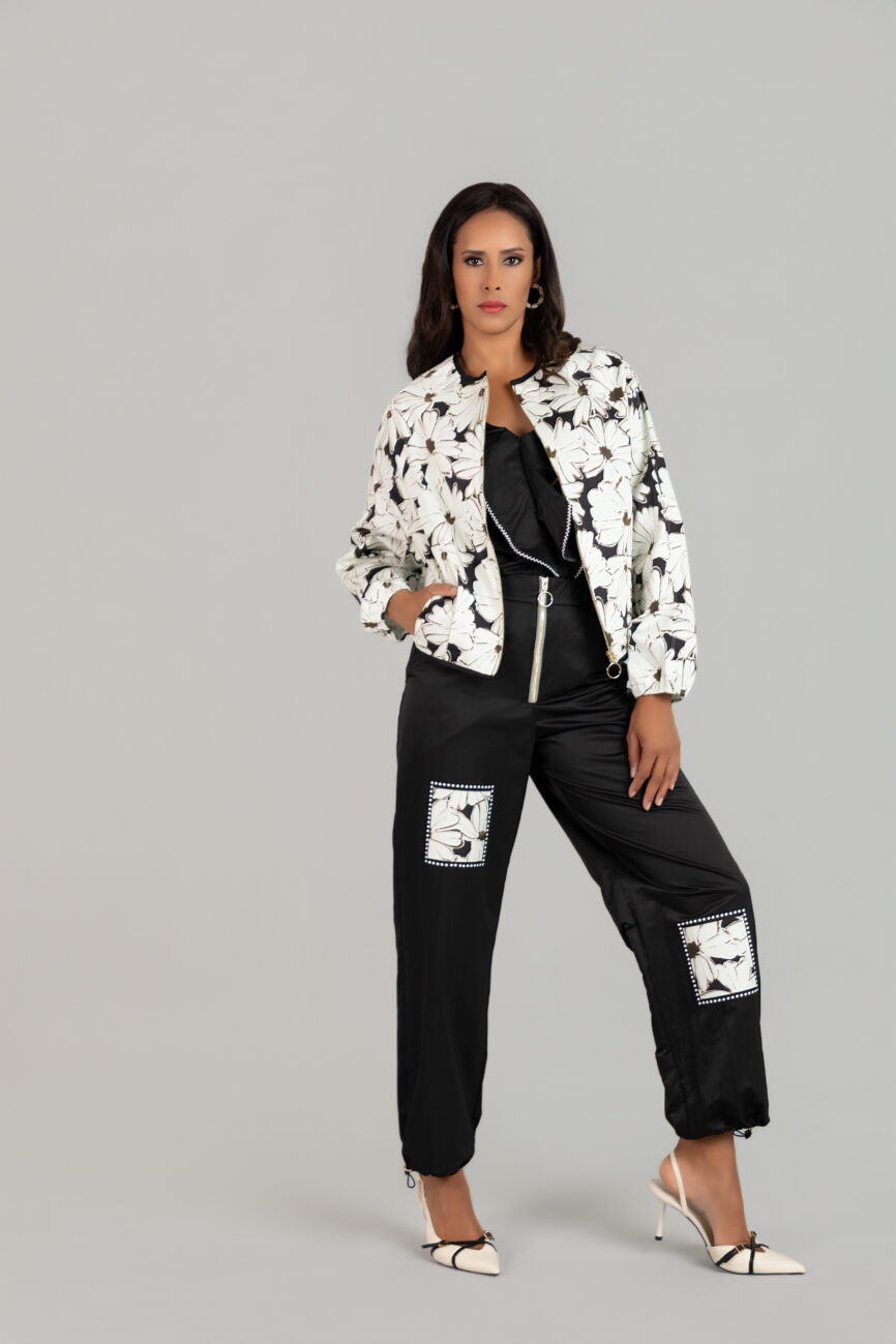 BOMBER TEJIDO ESTAMPADO MARGARITAS