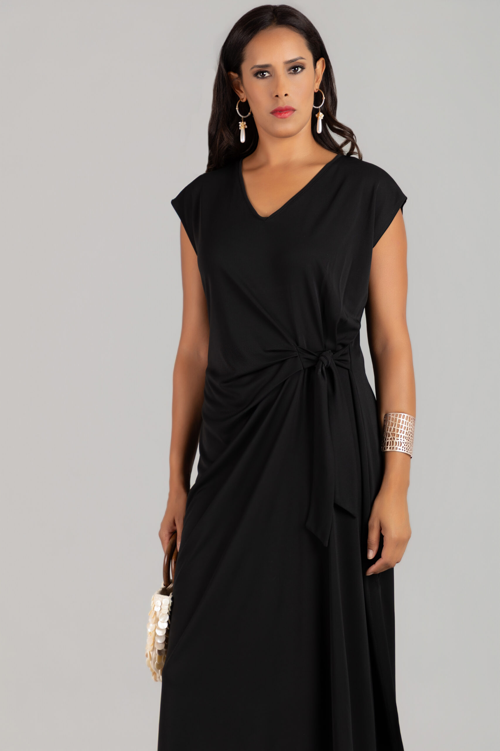 VESTIDO NEGRO PUNTO VISCOSA CON NUDO LATERAL - Imagen 2